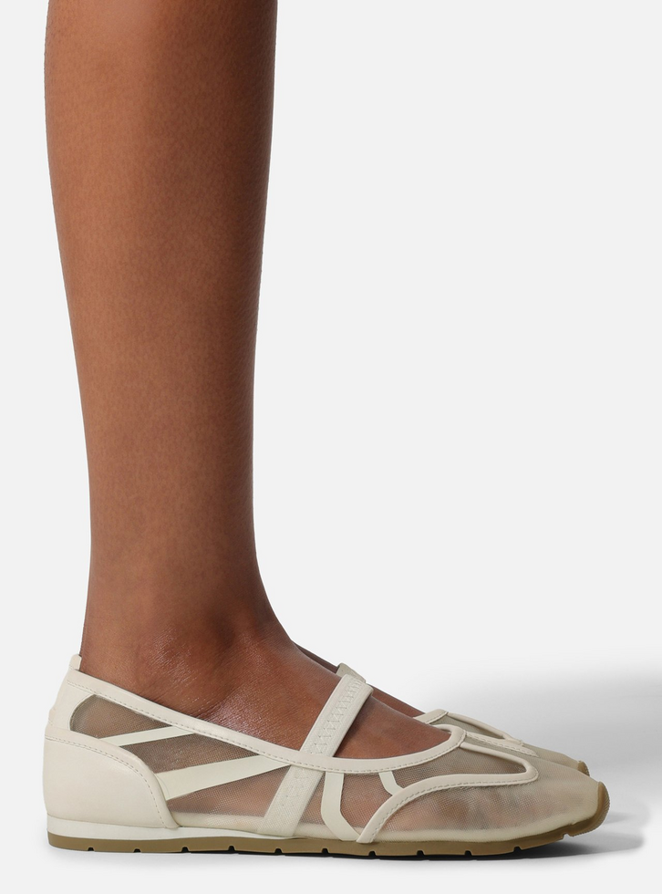 Tênis Branco Bico Redondo Slip On