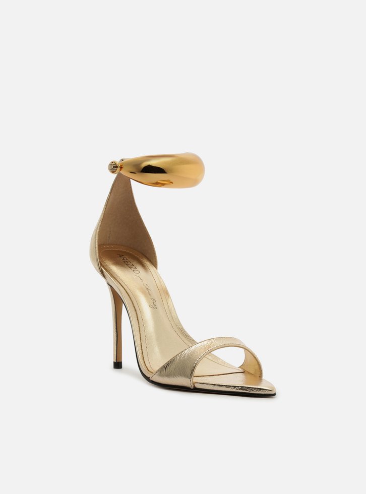 Sandália Dourada Couro Salto Fino Metal Silvia Braz