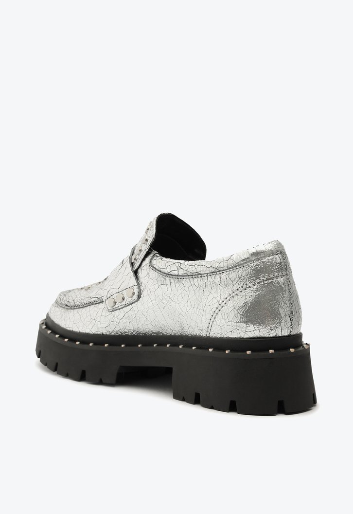 Sapato Mocassim Tratorado Couro Tachas Prata