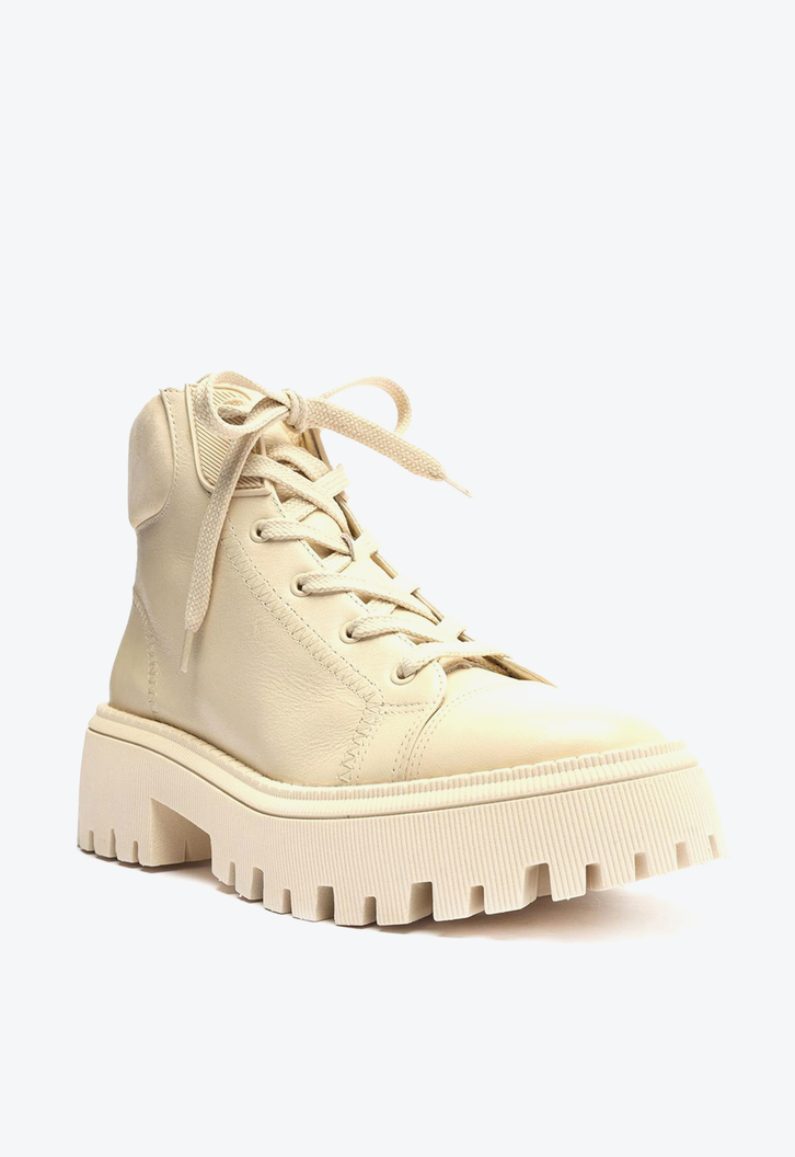 Coturno Off-White Arezzo Couro Tratorado Cano Curto