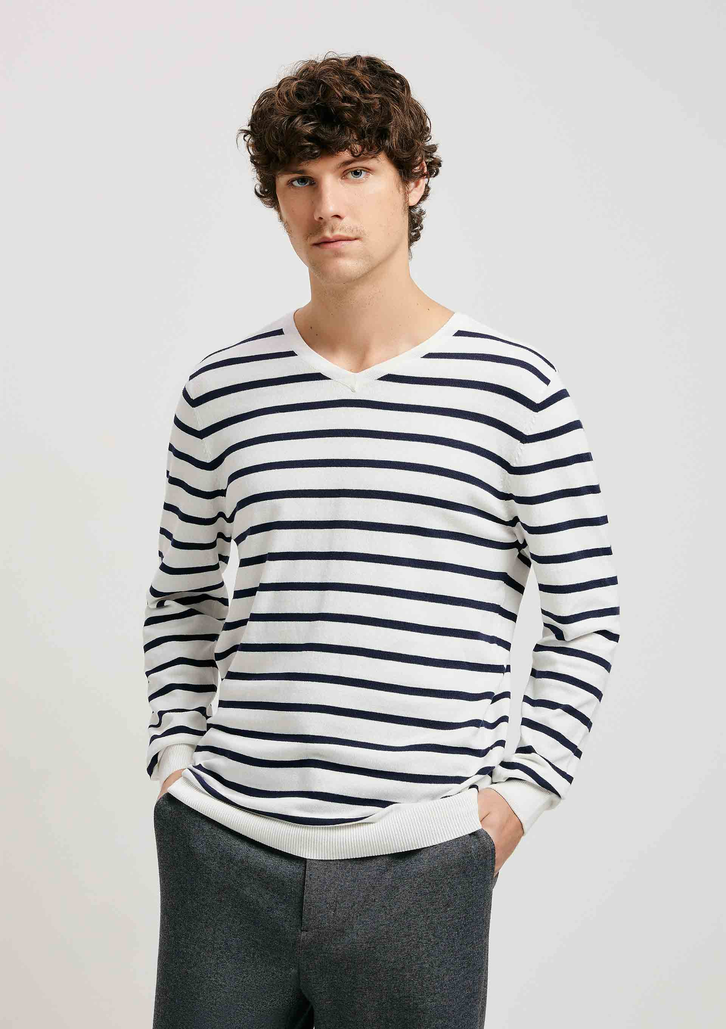 Suéter Off-White Hering Masculino Listrado Gola V Em Tricô