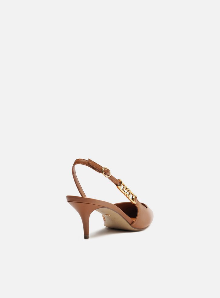 Scarpin Marrom Couro Bico Fino Detalhe Metal