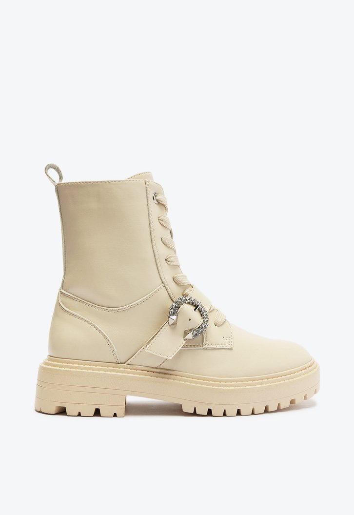 Coturno Cano Médio Off-White Fivela