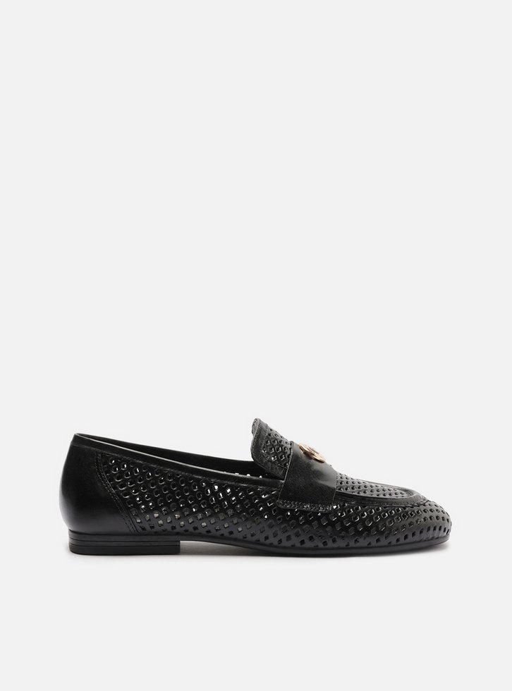 Mocassim Preto Couro Bico Redondo Vazado Metal