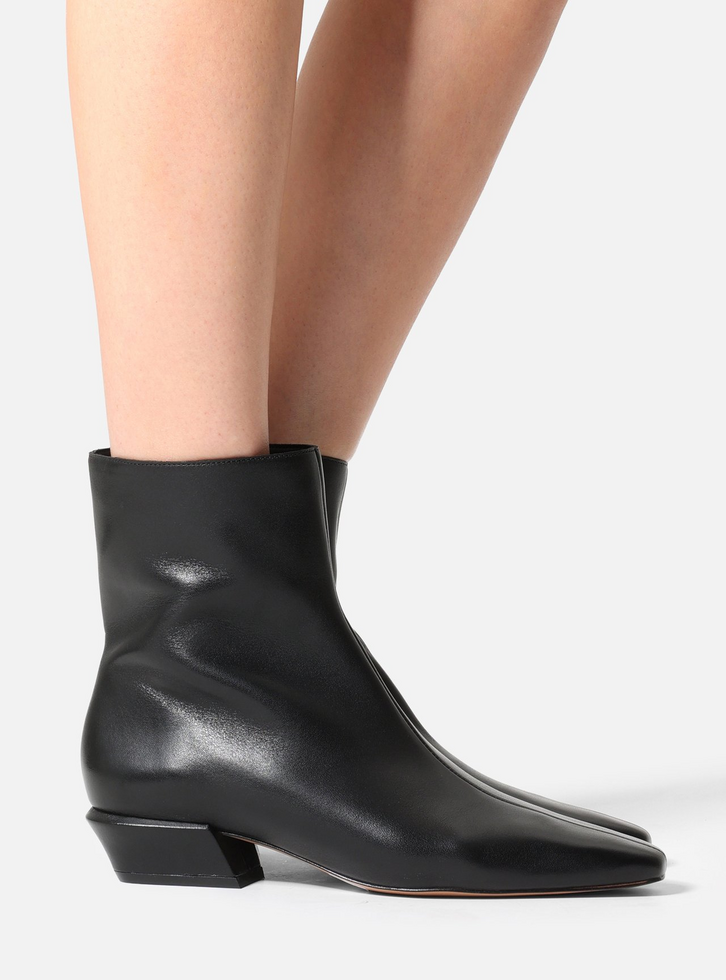 Bota Preta Couro Cano Curto Zíper