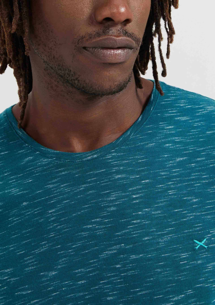 Camiseta Verde Hering Básica Regular Em Malha Jet Com Bordado
