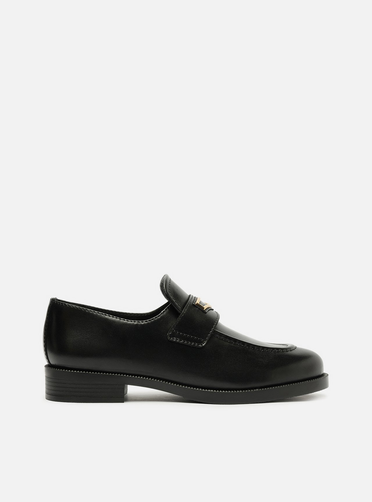 Mocassim Preto Couro Bico Redondo Retrô Metal