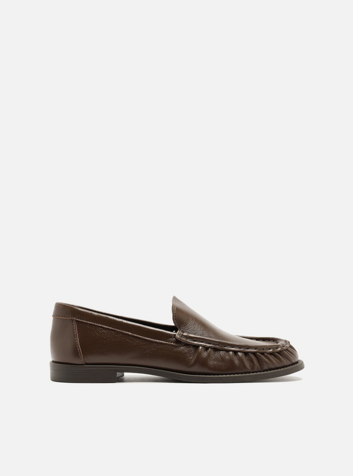 Mocassim Marrom Couro Bico Redondo Costura