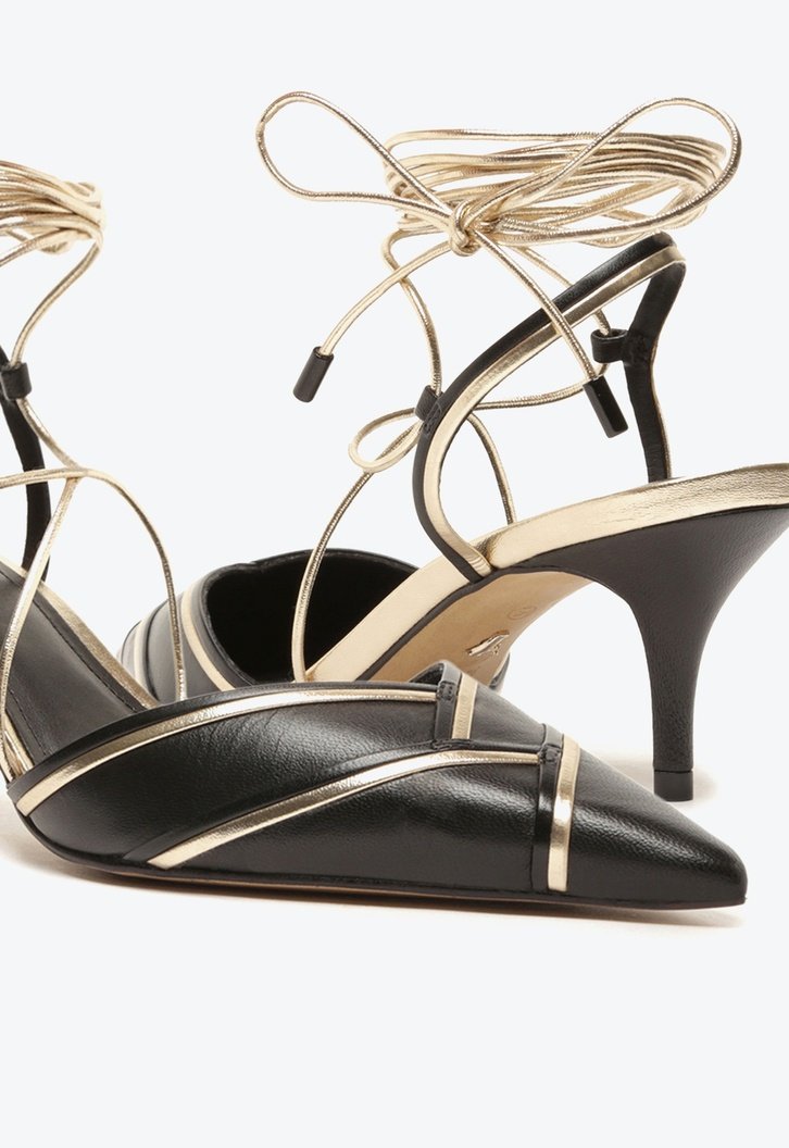 Scarpin Preto Arezzo Couro Bico Fino Amarração