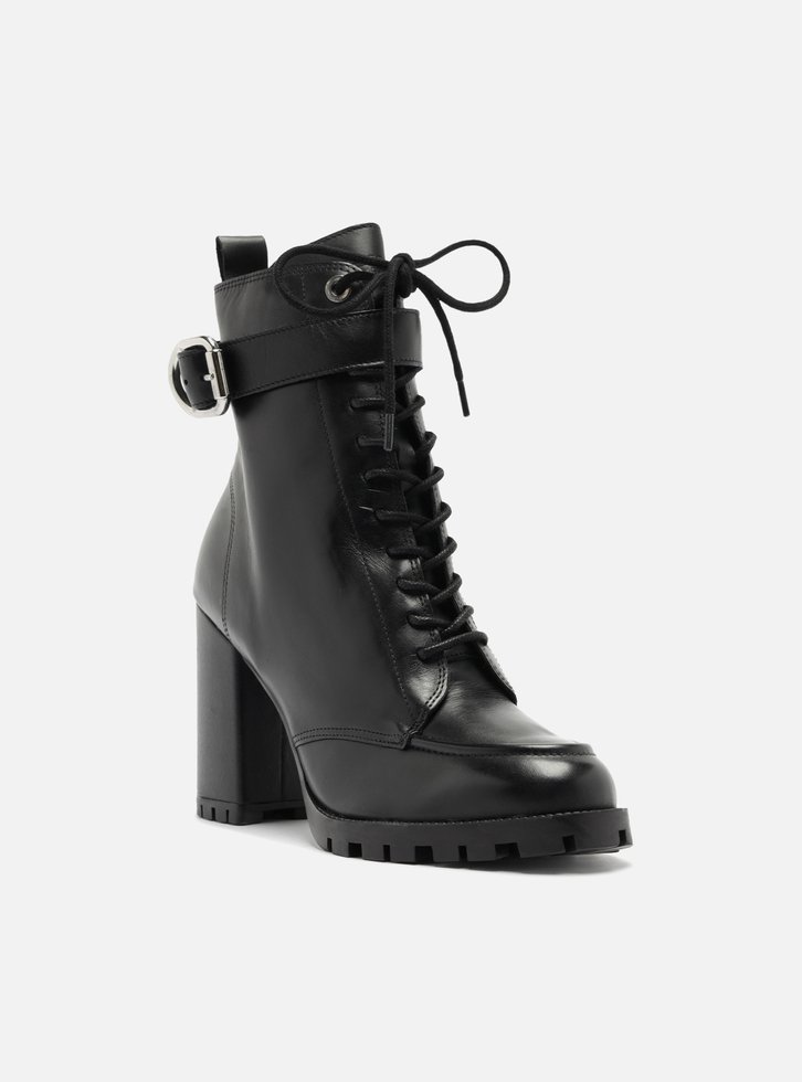 Bota Preta Arezzo Couro Cano Curto Tratorada