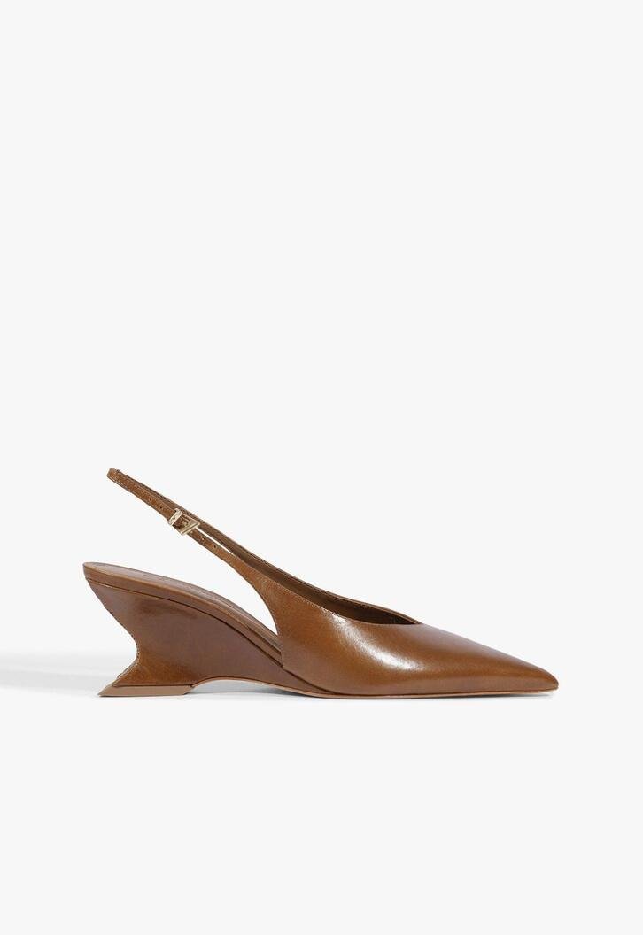 Scarpin Siena Mid Buckle Couro Marrom