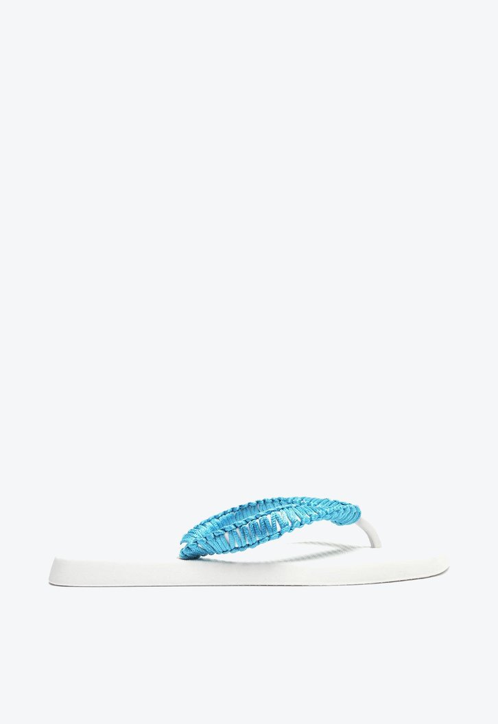Chinelo De Dedo Branco Brizza Macramê Artesanal Fun