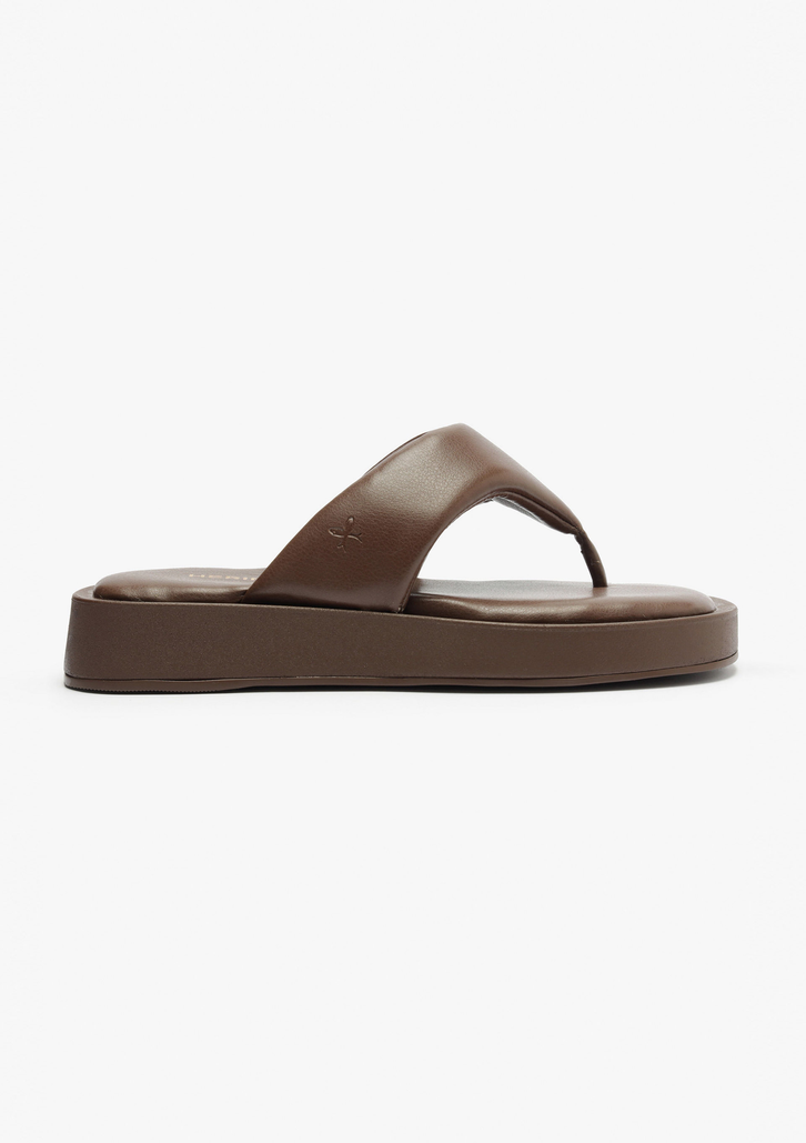Sandália Flatform Preta Hering Tira Acolchoada
