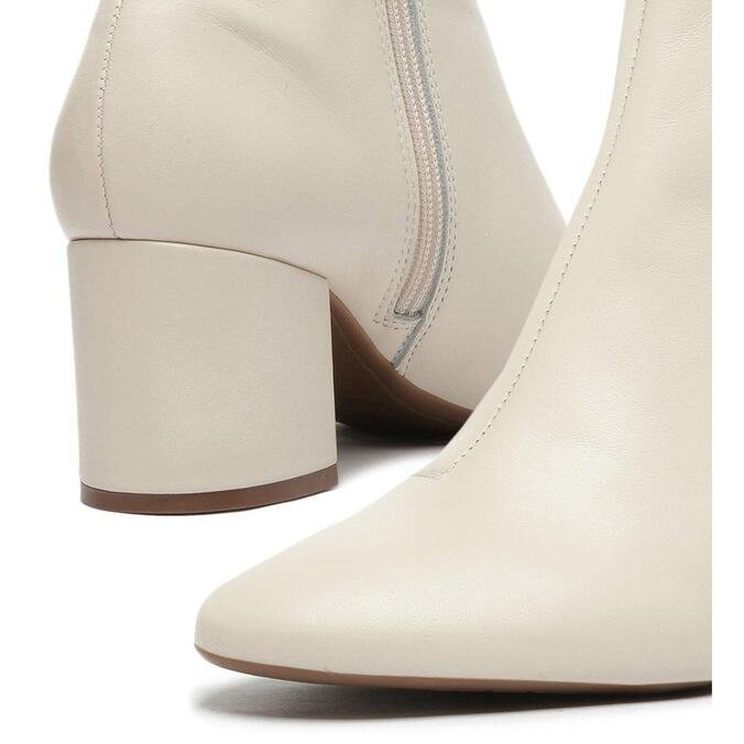 Bota Arezzo Off-White Couro Salto Bloco | ZZ MALL
