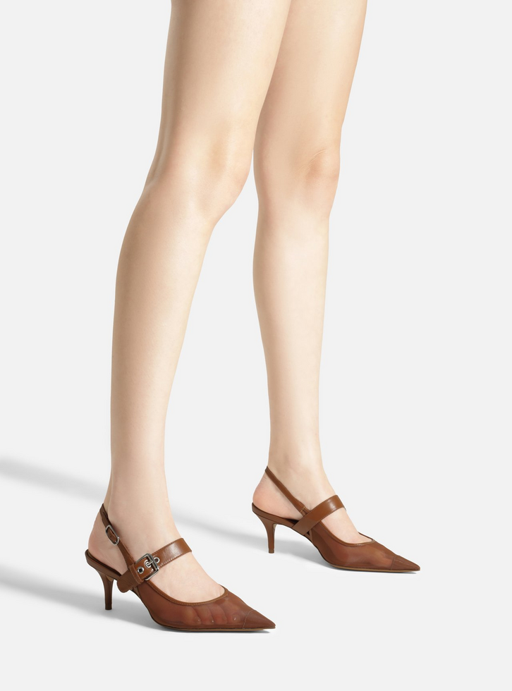 Scarpin Marrom Tela Salto Kitten Tira Afivelada