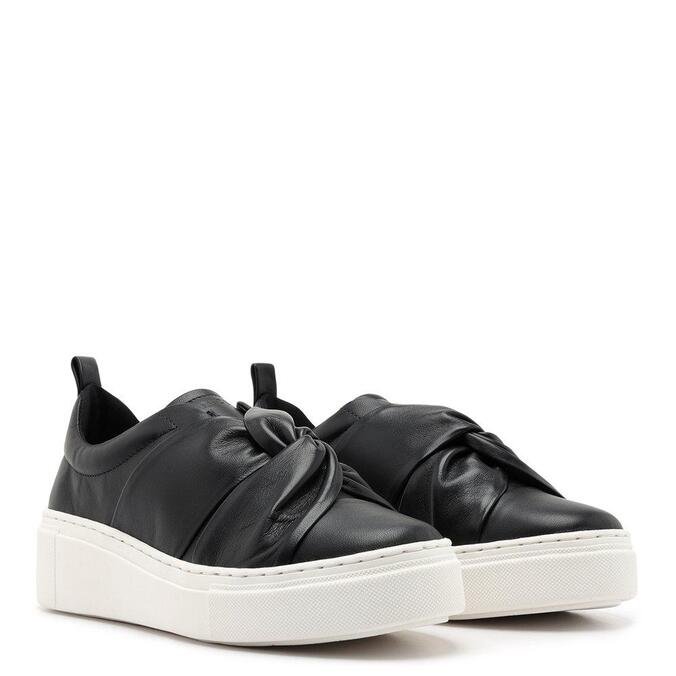 Tênis Slip On Preto Couro ZZ Mov Elástico | Arezzo