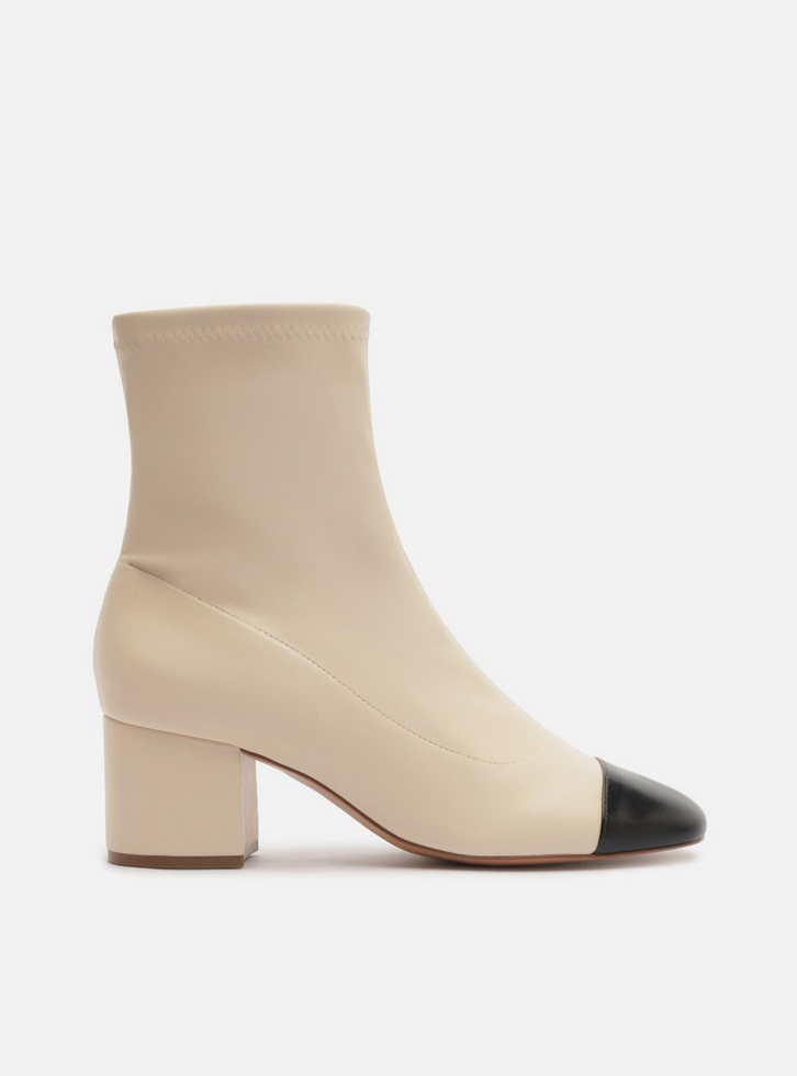 Bota Branco Cano Médio Liso Cap Toe