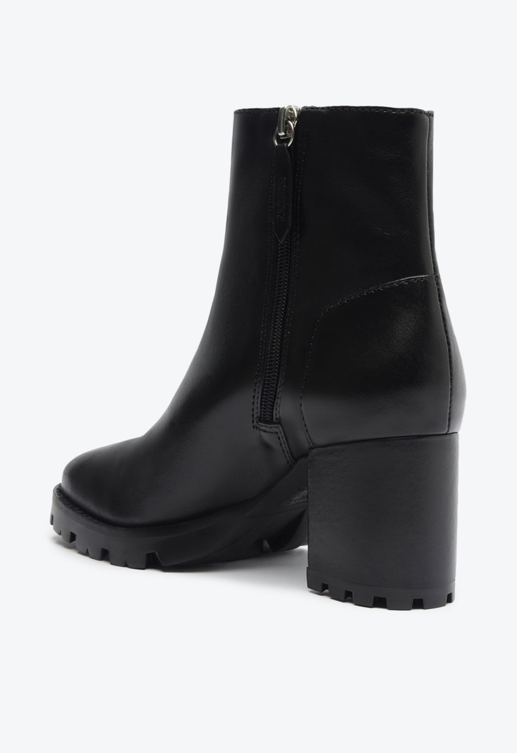 Bota Cano Baixo Couro Preta