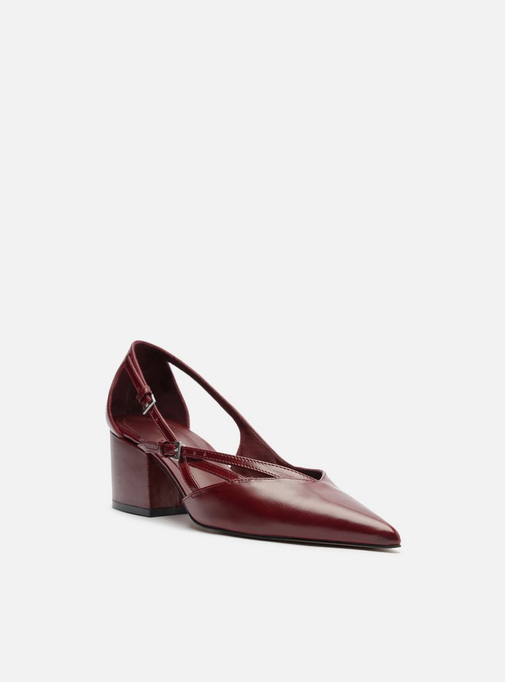 Scarpin Vermelho Couro Bloco Semi Aberto Fivelas