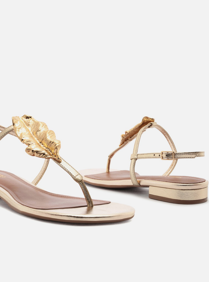 Sandália Rasteira Dourada Couro Slim Folha Metal