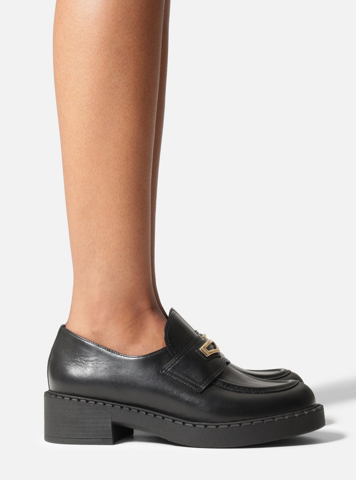 Mocassim Preto Couro Salto Bloco Metal