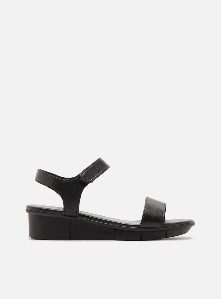 Sandália Preta Couro Flatform Comfort