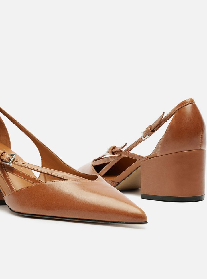 Scarpin Marrom Couro Bloco Semi Aberto Fivelas