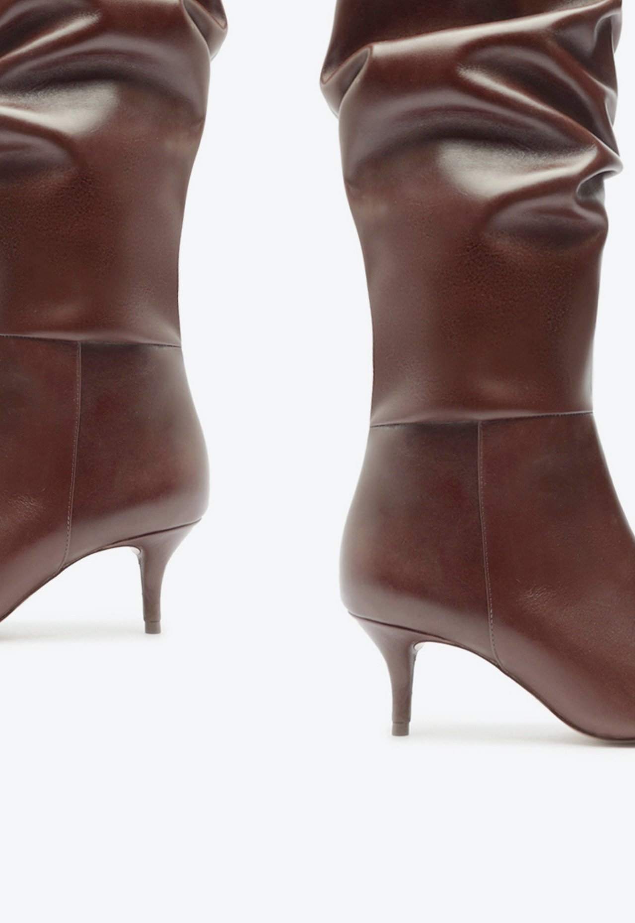 Bota Marrom Schutz Over The Knee Couro Salto Baixo | ZZ MALL