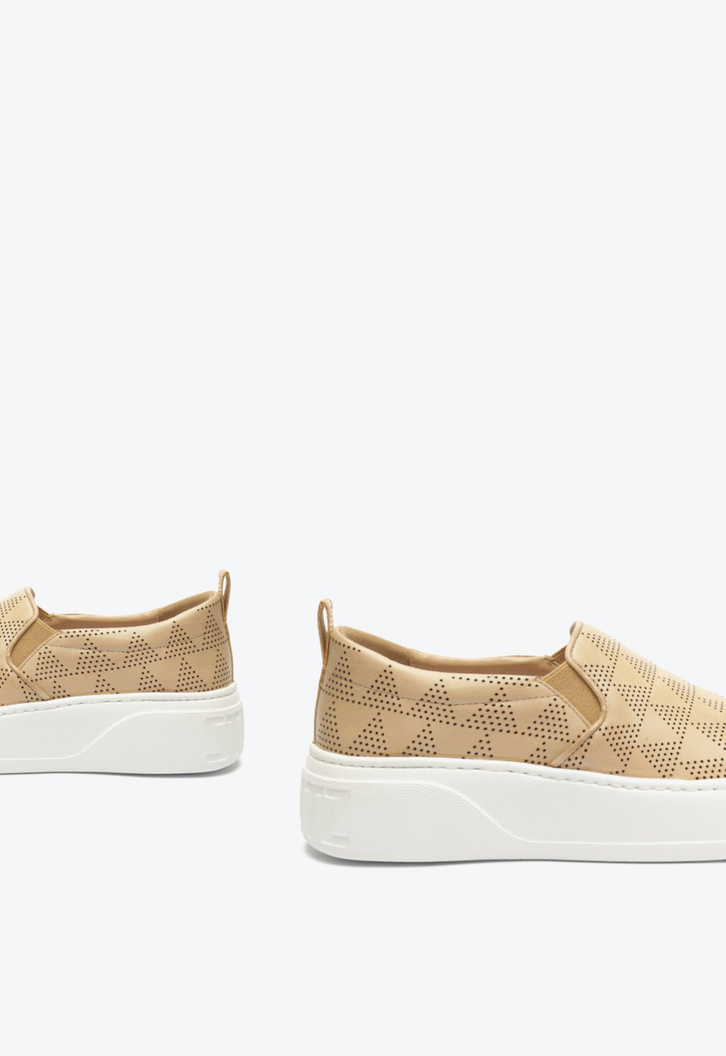 Tênis Slip On Triângulos Couro Bege