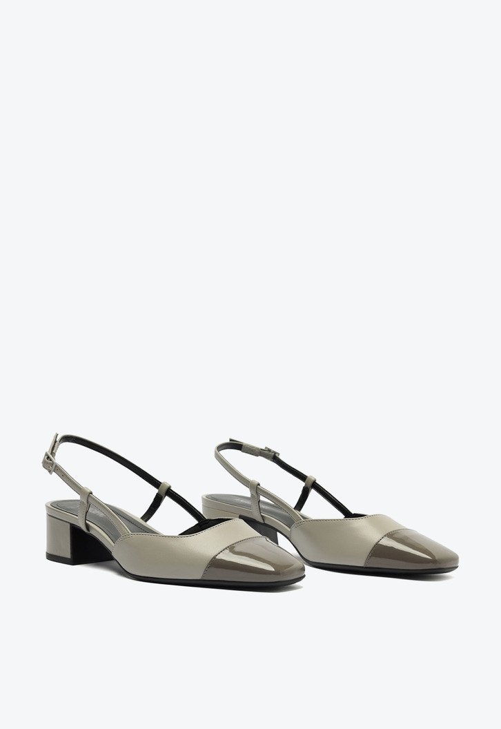 Sapatilha Slingback Salto Bloco Cinza Ponta Verniz Prateada