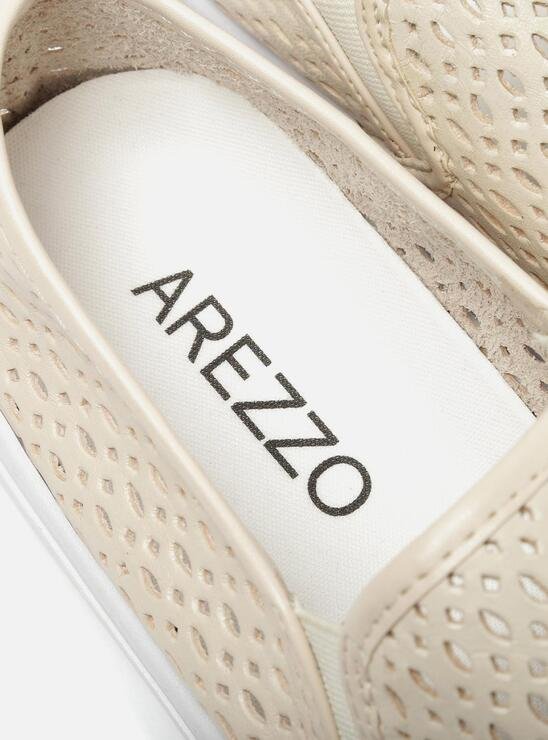 TÊNIS SLIP ON OFF-WHITE AREZZO FURADINHO