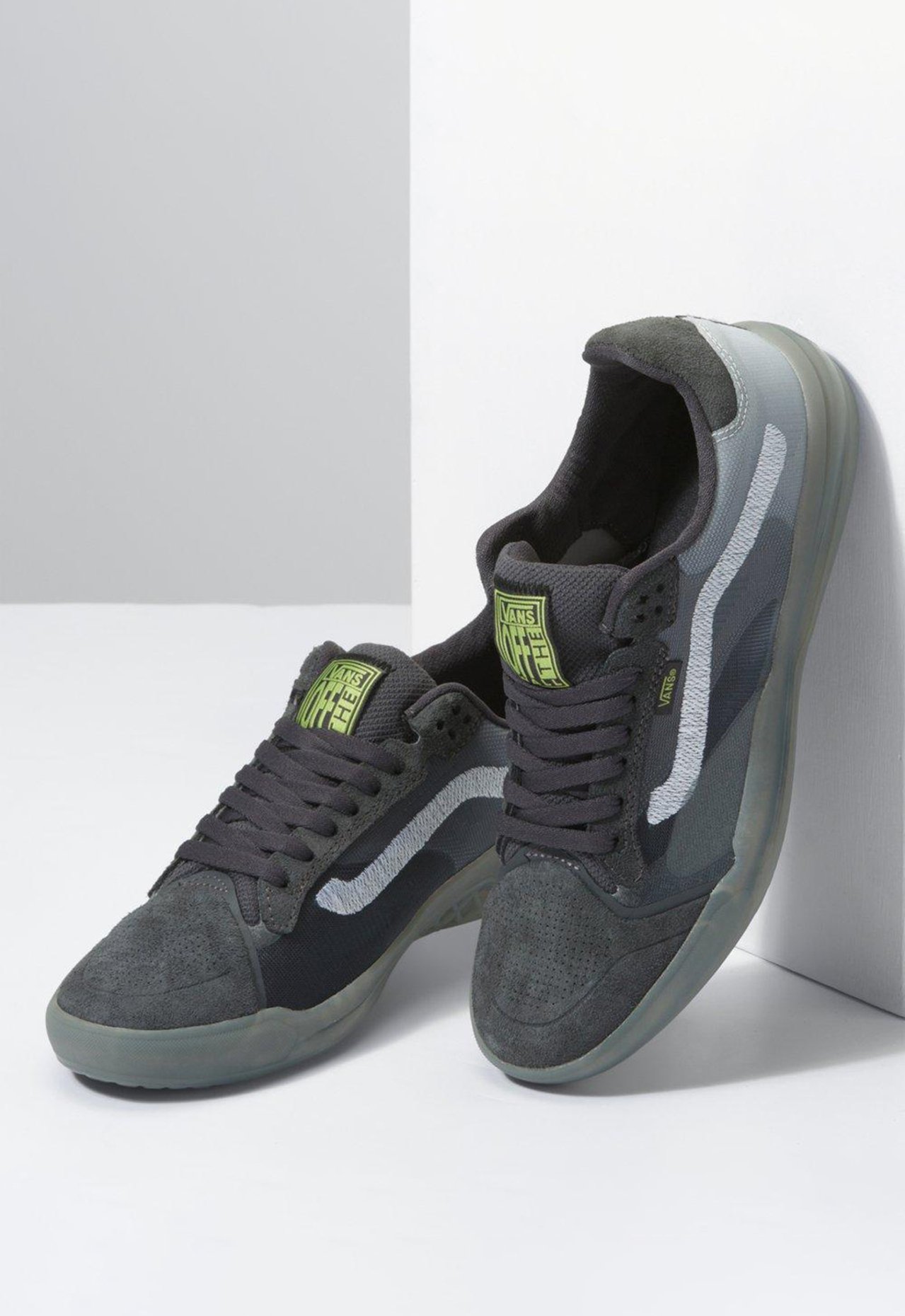 Tênis Vans Evdnt Ultimatewaffle Gradient Asphalt | ZZ MALL