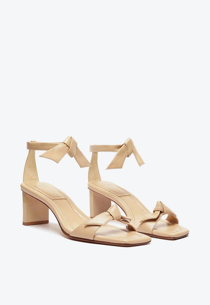 Clarita Pillar 50 Nude