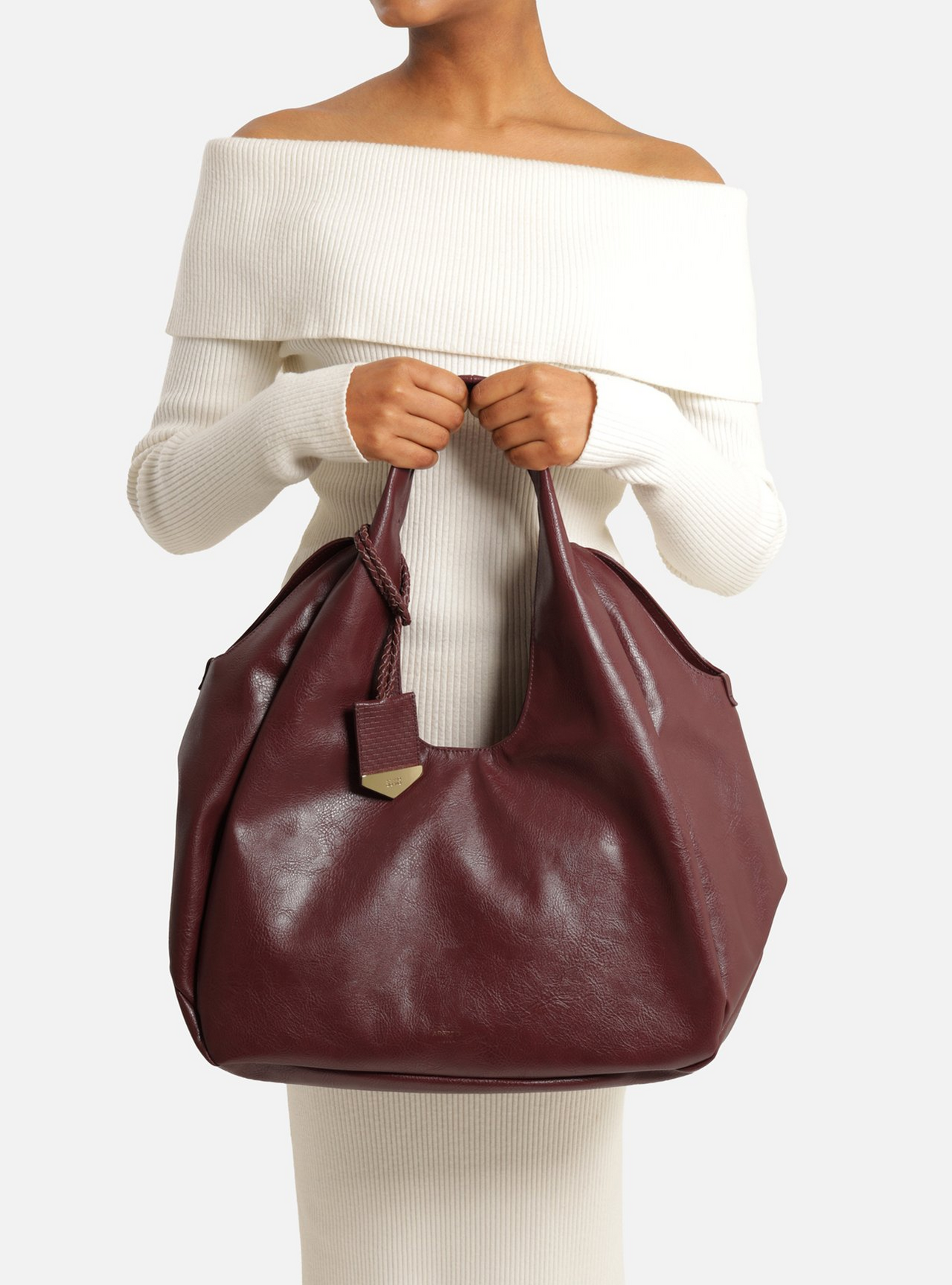 Bolsa Hobo Vinho Grande Bag Charm Tressê | ZZ MALL