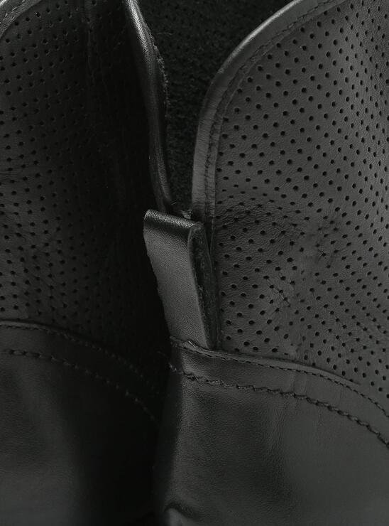 BOTA PRETA AREZZO CANO MÉDIO SALTO BAIXO