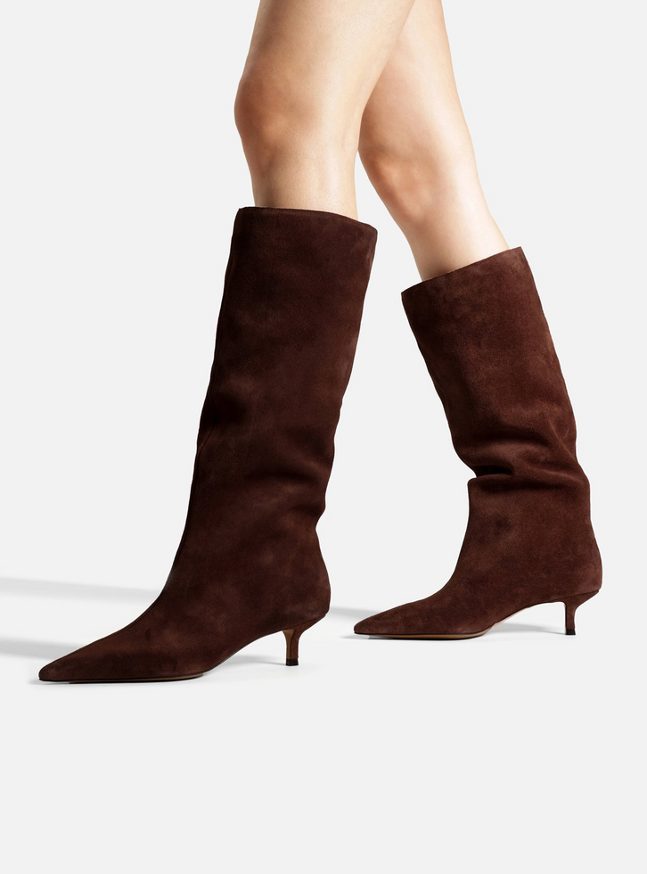 Bota Marrom Escura Camurça Salto Kitten Cano Longo