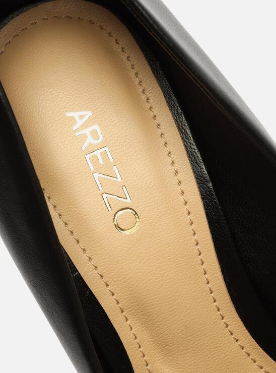 SCARPIN PRETO AREZZO COURO SALTO ALTO FINO BICO FINO