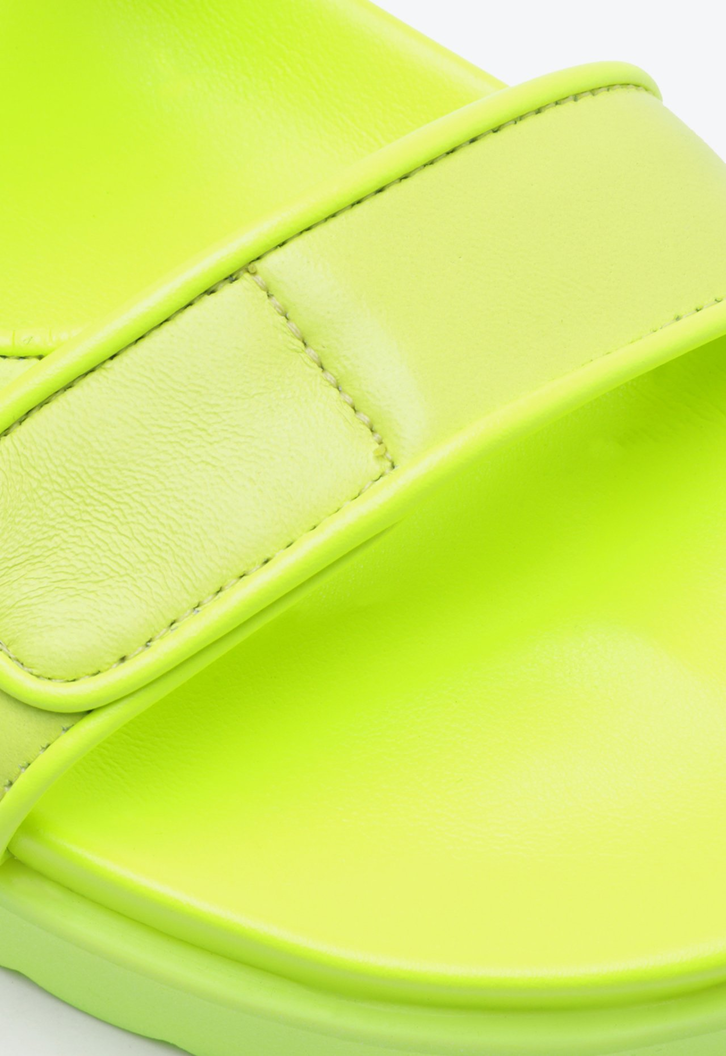 Sandália Papete Verde Neon