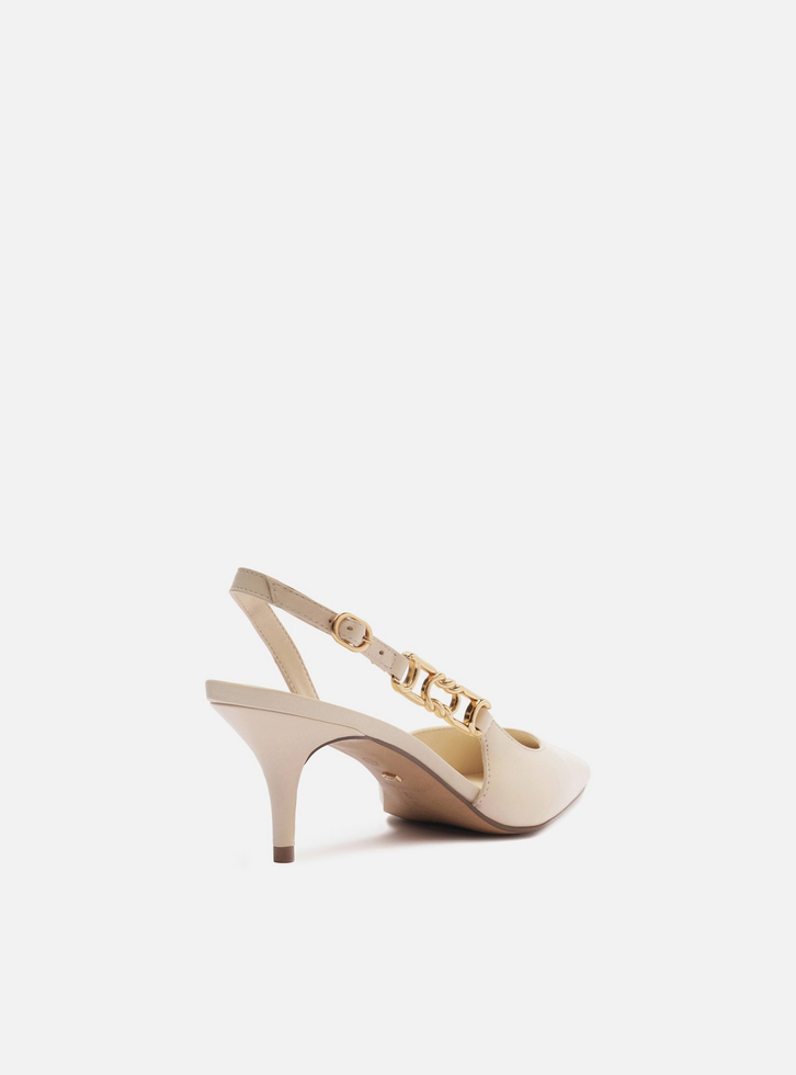 Scarpin Branco Couro Bico Fino Detalhe Metal