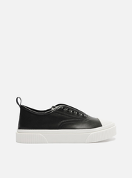 Tênis Slip On Preto Arezzo Couro Ilhós