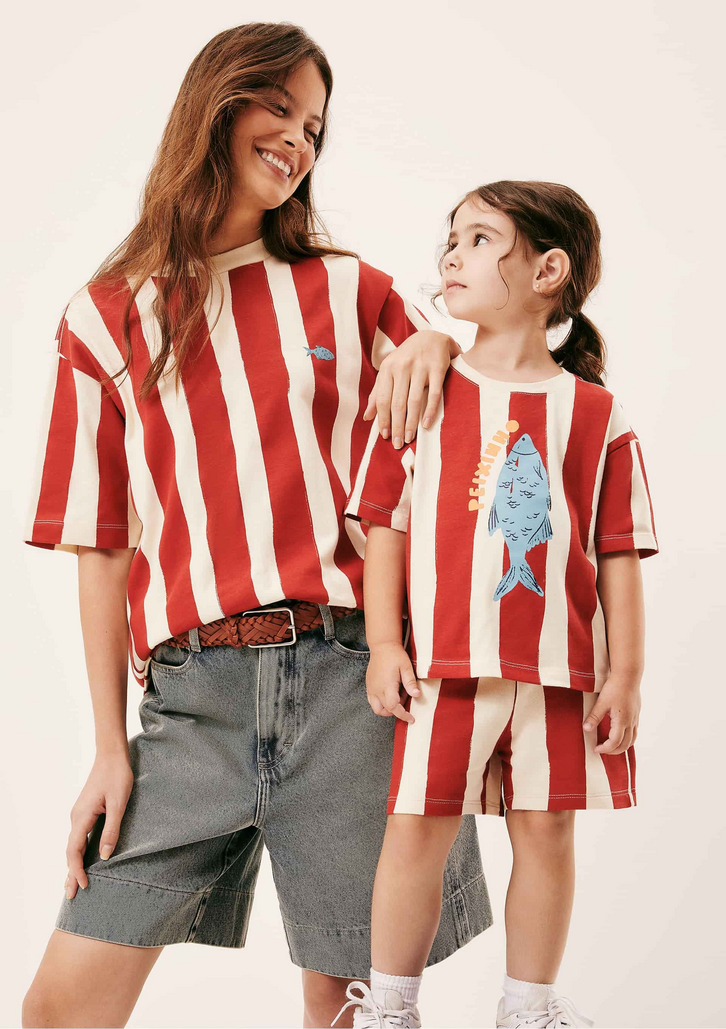 Camiseta Vermelho Hering Kids Adulto Unissex Box Estampada Mini Me + Renata Vanzetto