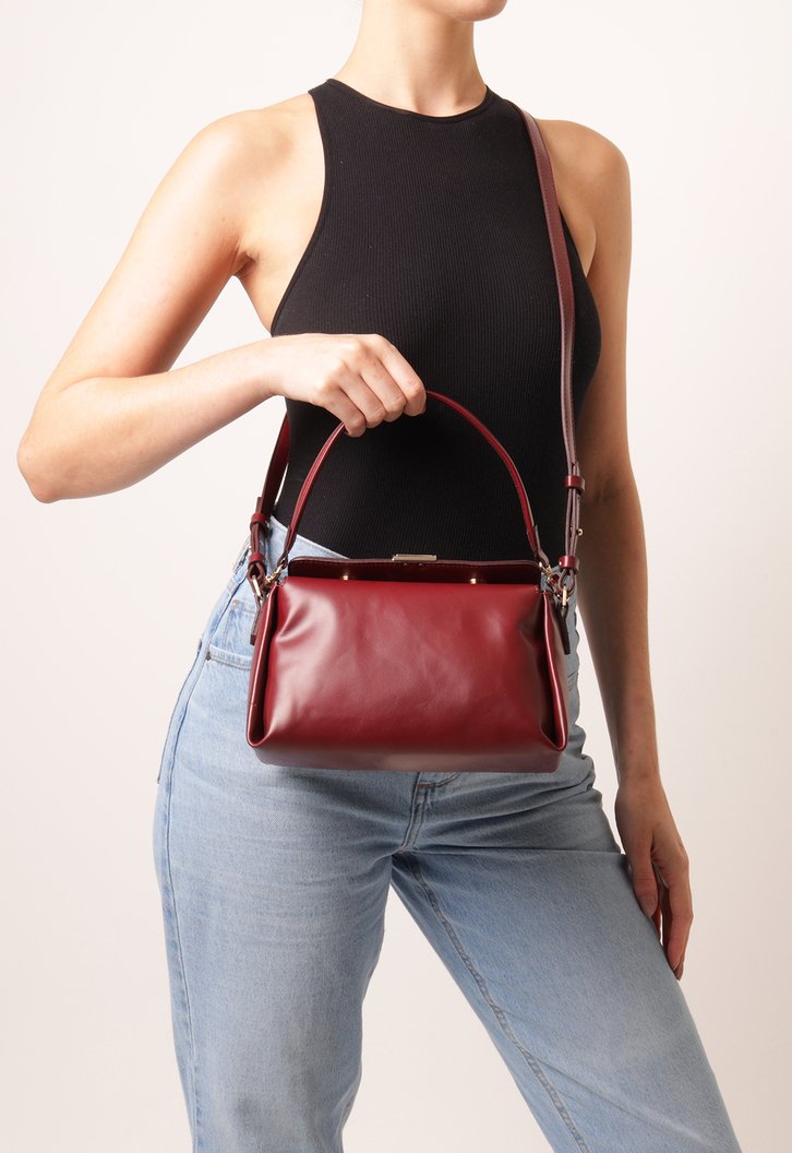 Bolsa Tiracolo Média Moderna Vermelha
