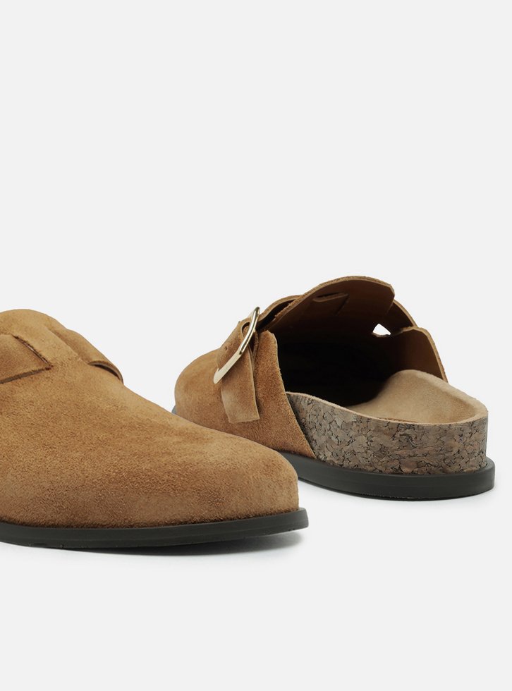Clog Sabot Marrom Camurça Rasteira Fivela
