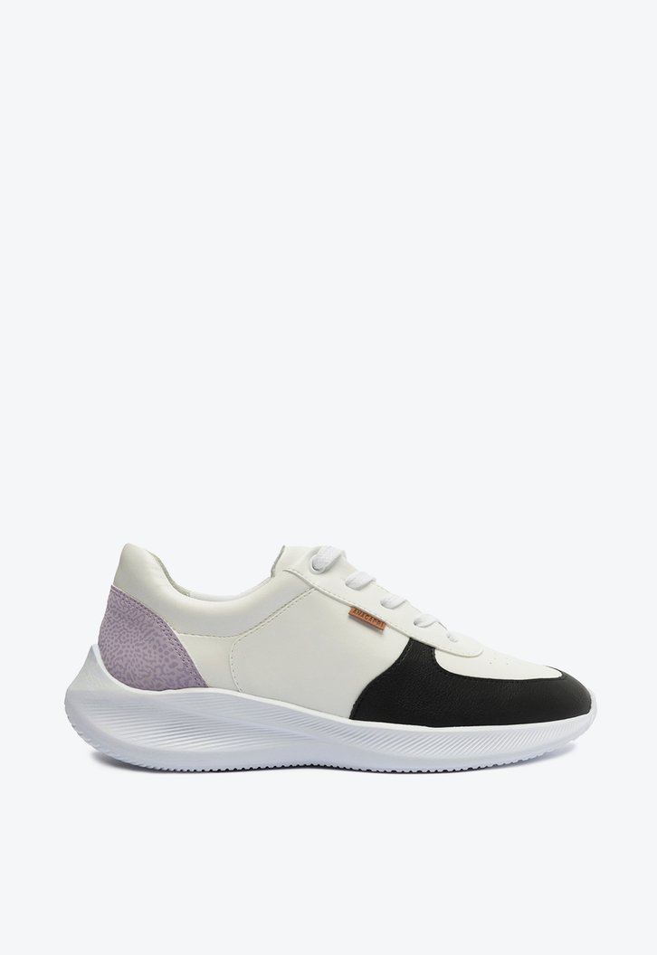 Tênis de Amarrar Branco Sporty Recortes Preto