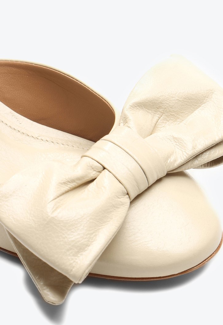 Mule Elyna Bege