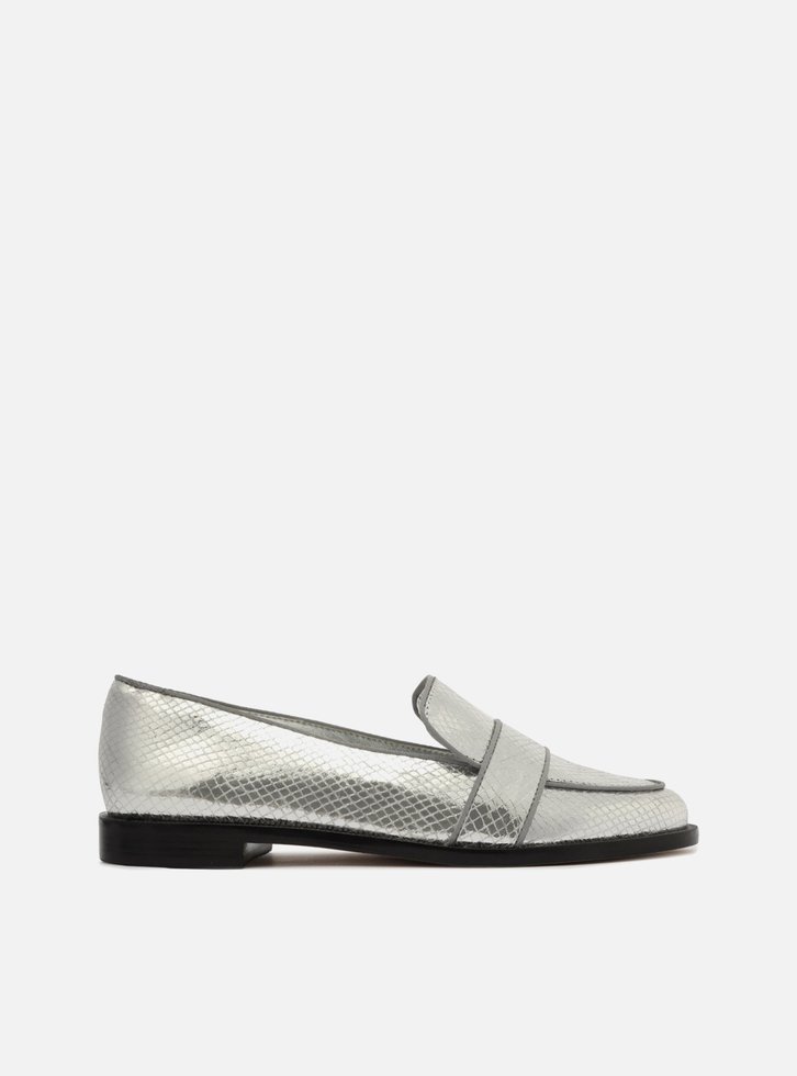 MOCASSIM PRATEADO E SNAKE AREZZO