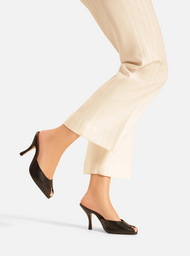 Mule Peep Toe Preta Couro Salto Alto