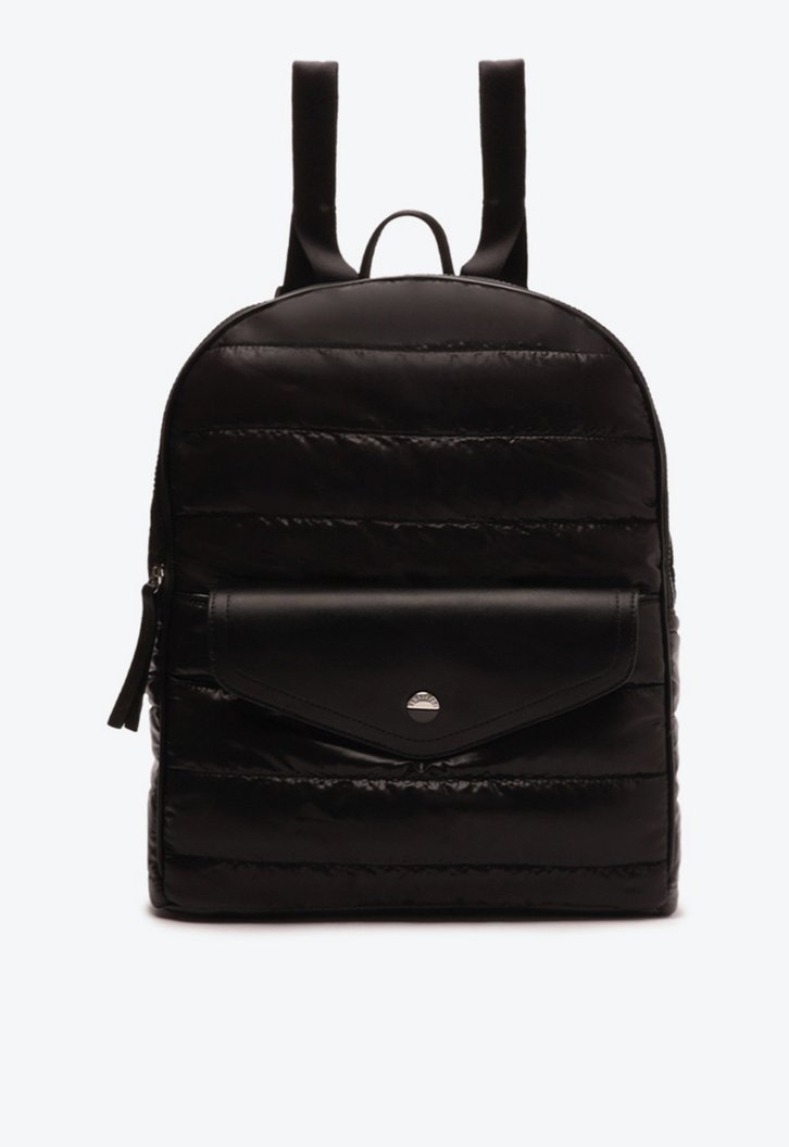 Mochila Preta Matelassê Linear Grande