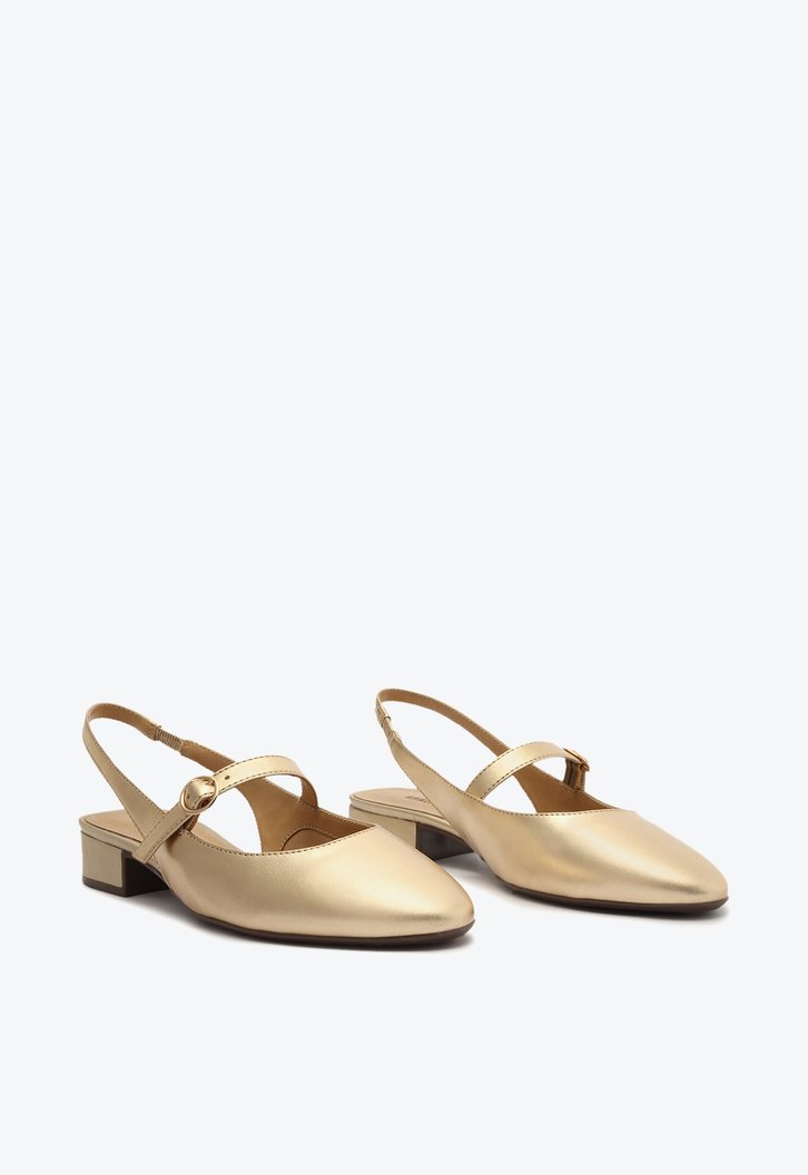 Sapato Chanel Salto Bloco Dourado Classy