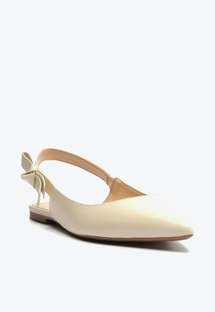 Sapatilha Branca Arezzo Couro Slingback Bico Fino